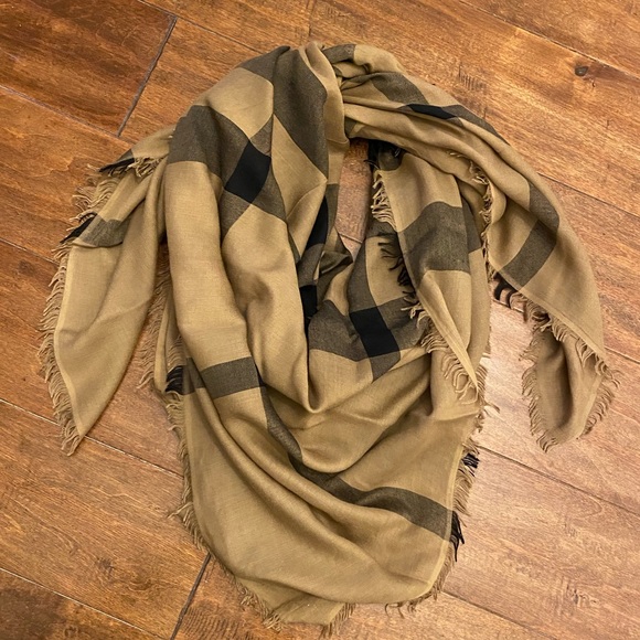 Burberry Accessories - Burberry Tan and Black Giant Novacheck Square Scarf